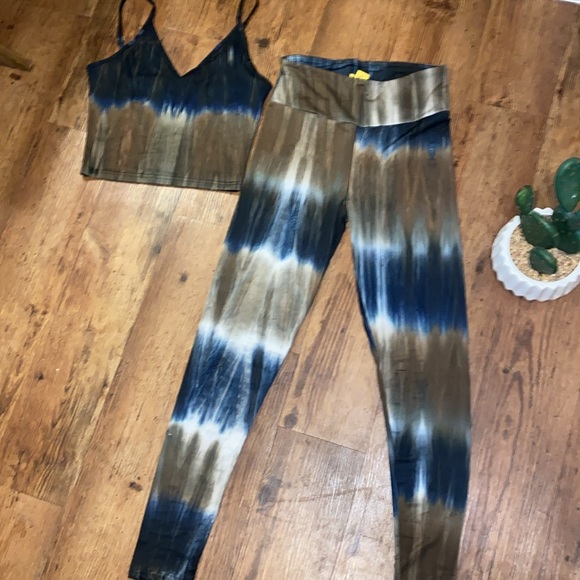 Tie die legging and spaghetti strap shirt set - Picture 4 of 4
